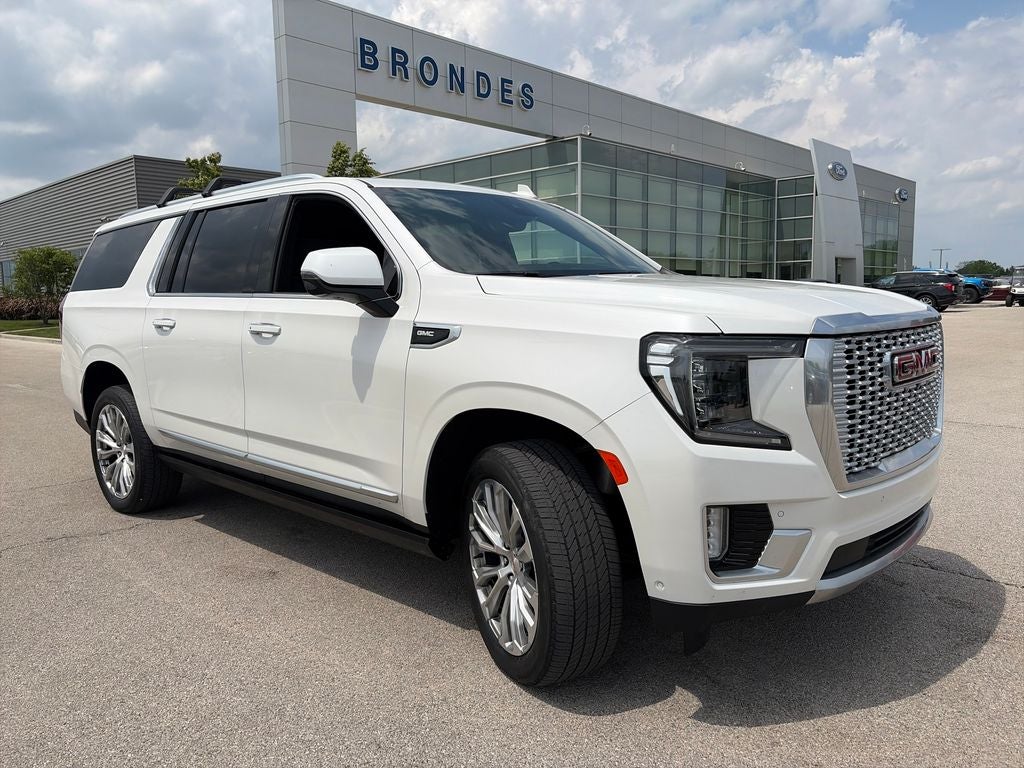 2023 GMC Yukon Denali AWD's photo