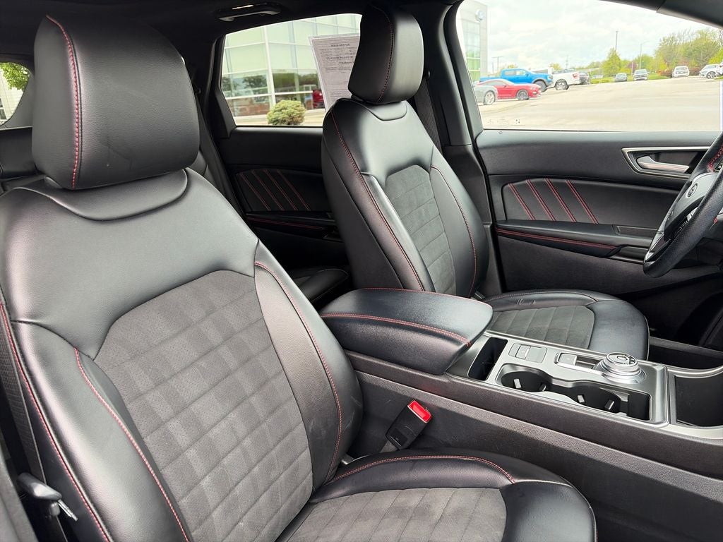 2022 Ford Edge ST Line