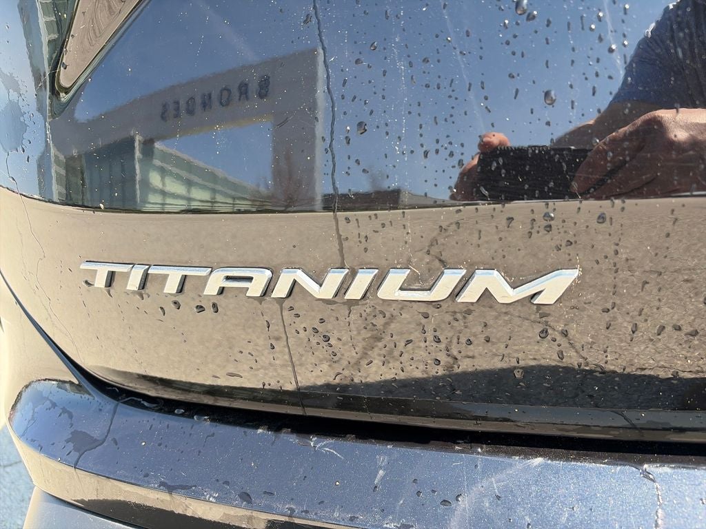 2023 Ford Edge Titanium