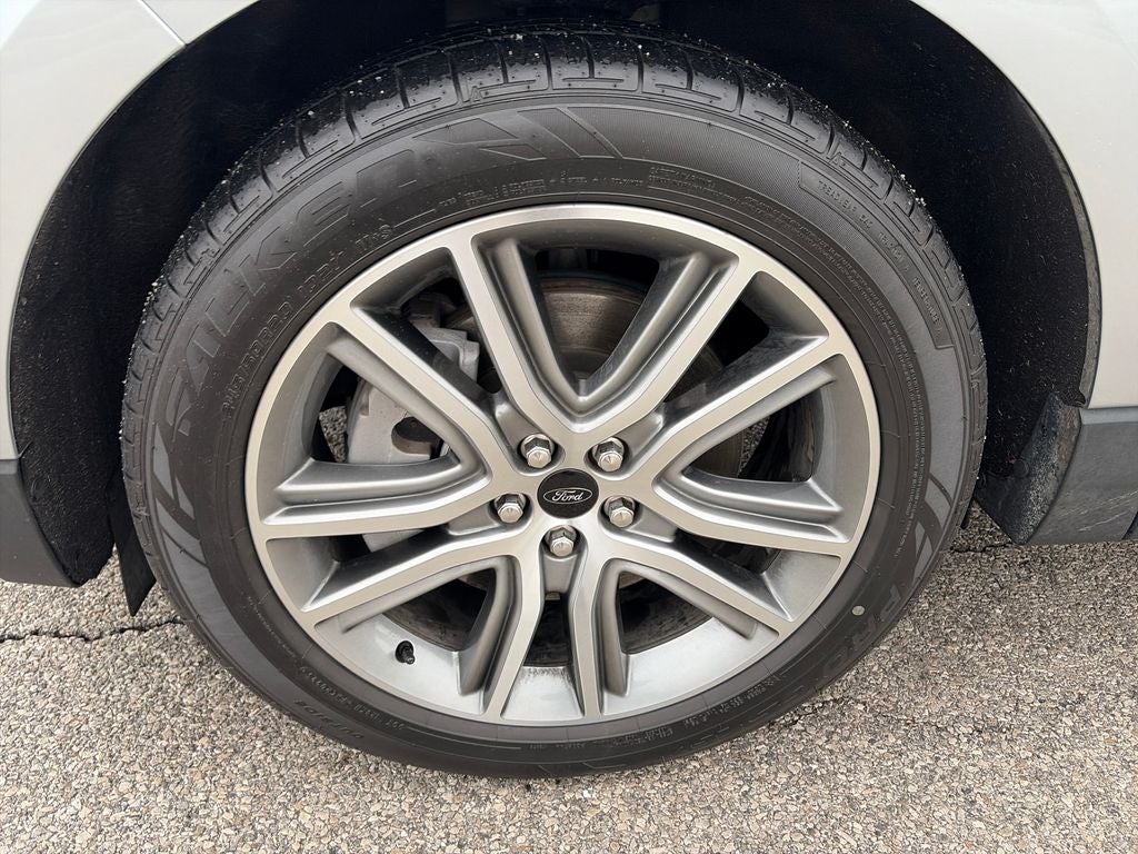2023 Ford Edge Titanium