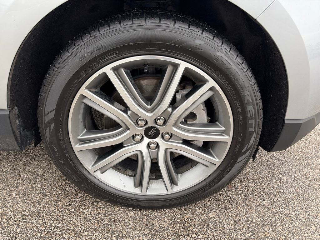 2023 Ford Edge Titanium
