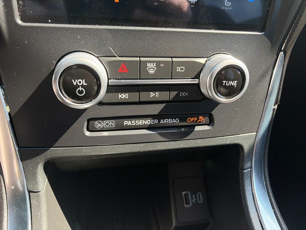 2022 Ford Edge Titanium