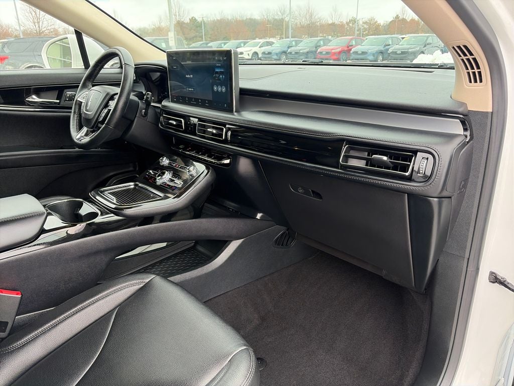 2022 Lincoln Nautilus Standard