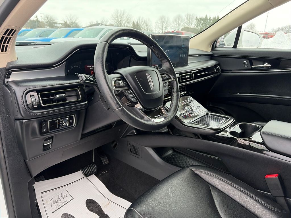 2022 Lincoln Nautilus Standard