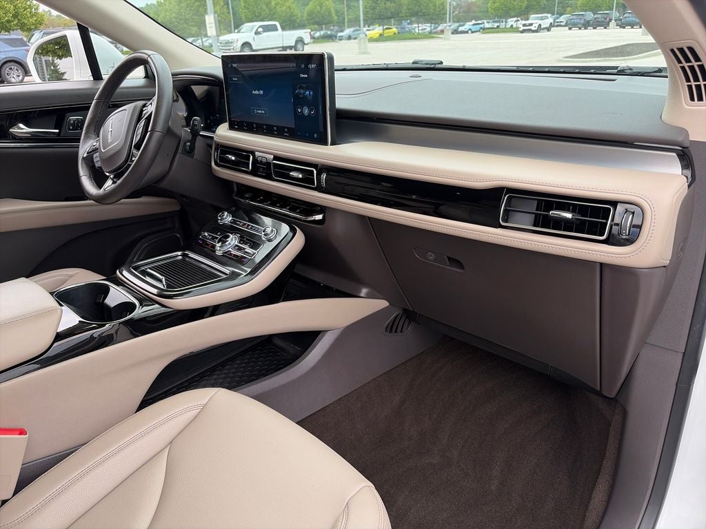 2023 Lincoln Nautilus Standard