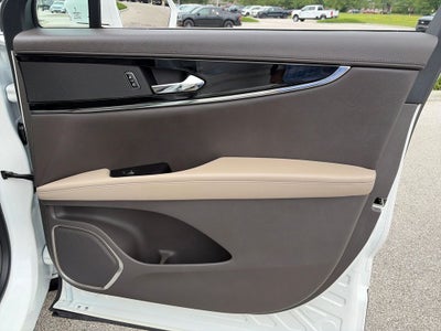 2023 Lincoln Nautilus Standard
