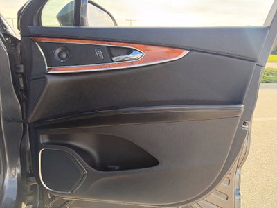 2020 Lincoln Nautilus Reserve