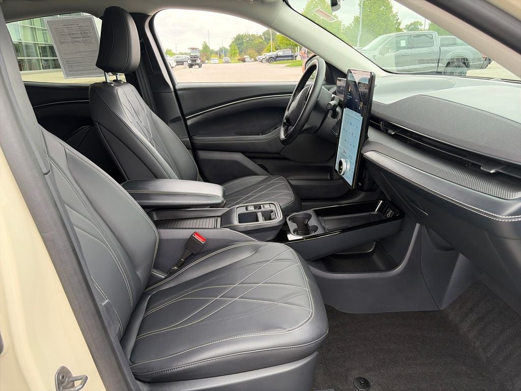 2025 Ford Mustang Mach-E Select