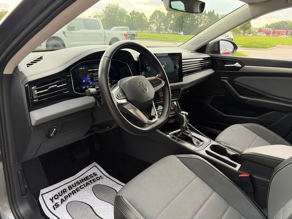 2025 Volkswagen Jetta 1.5T SE