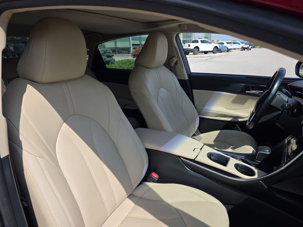 2019 Toyota Avalon Hybrid XLE Plus