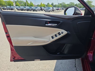 2019 Toyota Avalon Hybrid XLE Plus
