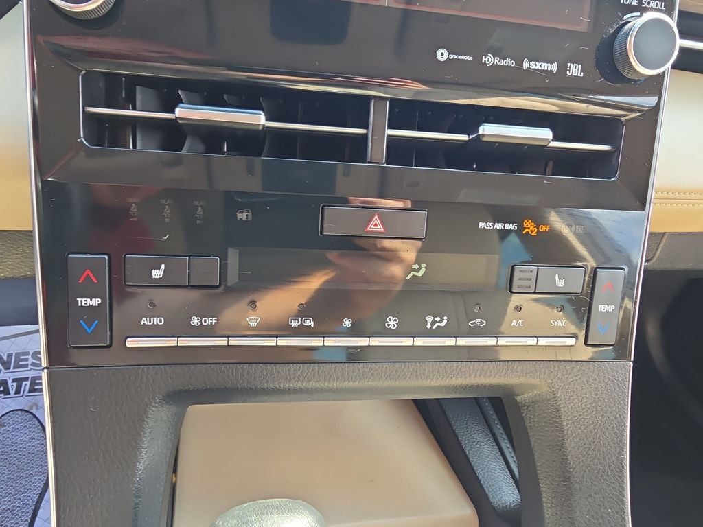 2019 Toyota Avalon Hybrid XLE Plus