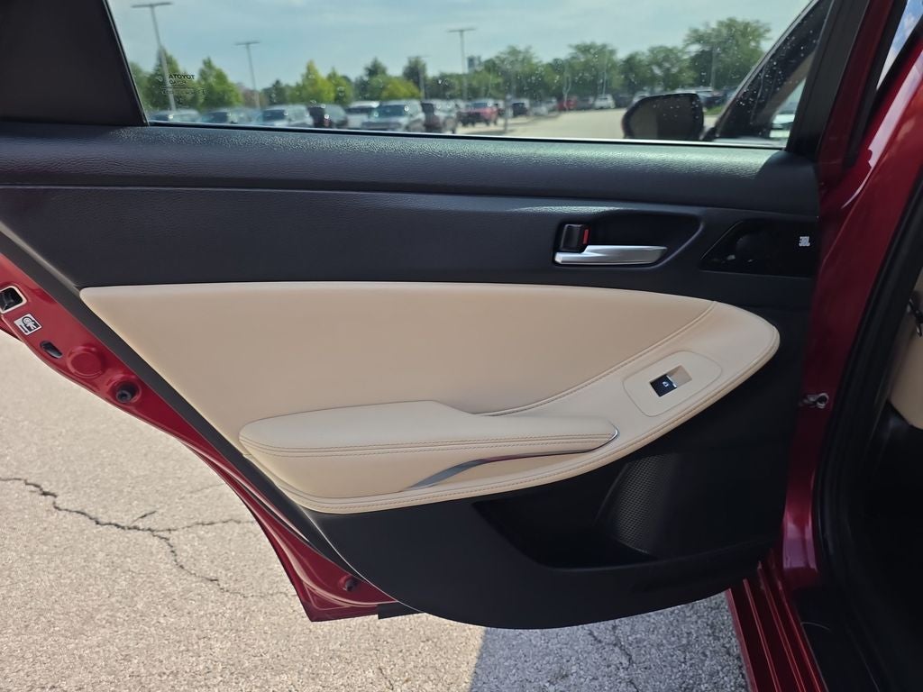 2019 Toyota Avalon Hybrid XLE Plus