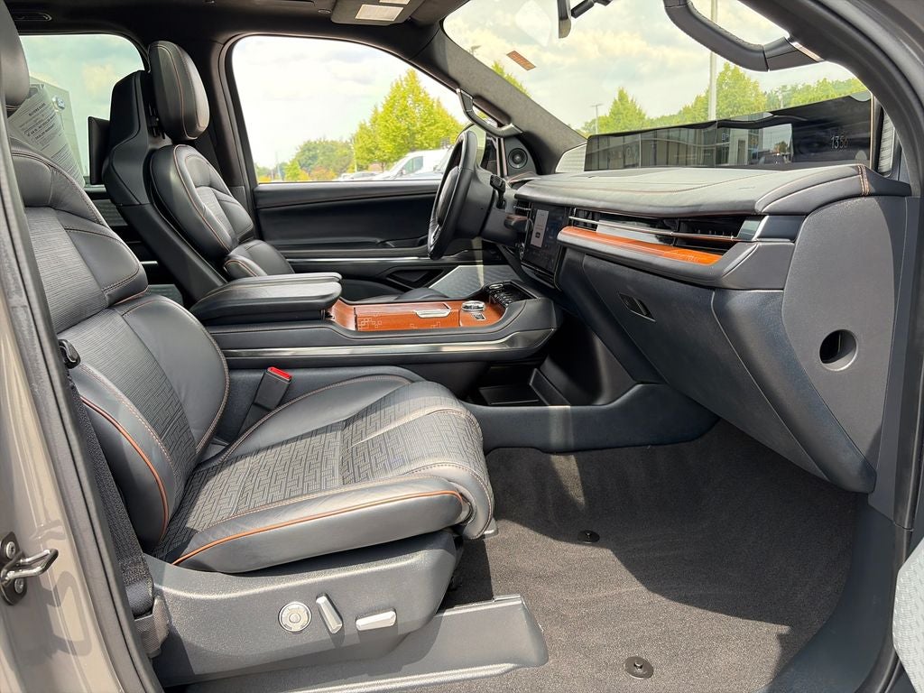 2025 Lincoln Navigator L Black Label