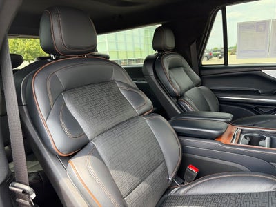 2025 Lincoln Navigator L Black Label