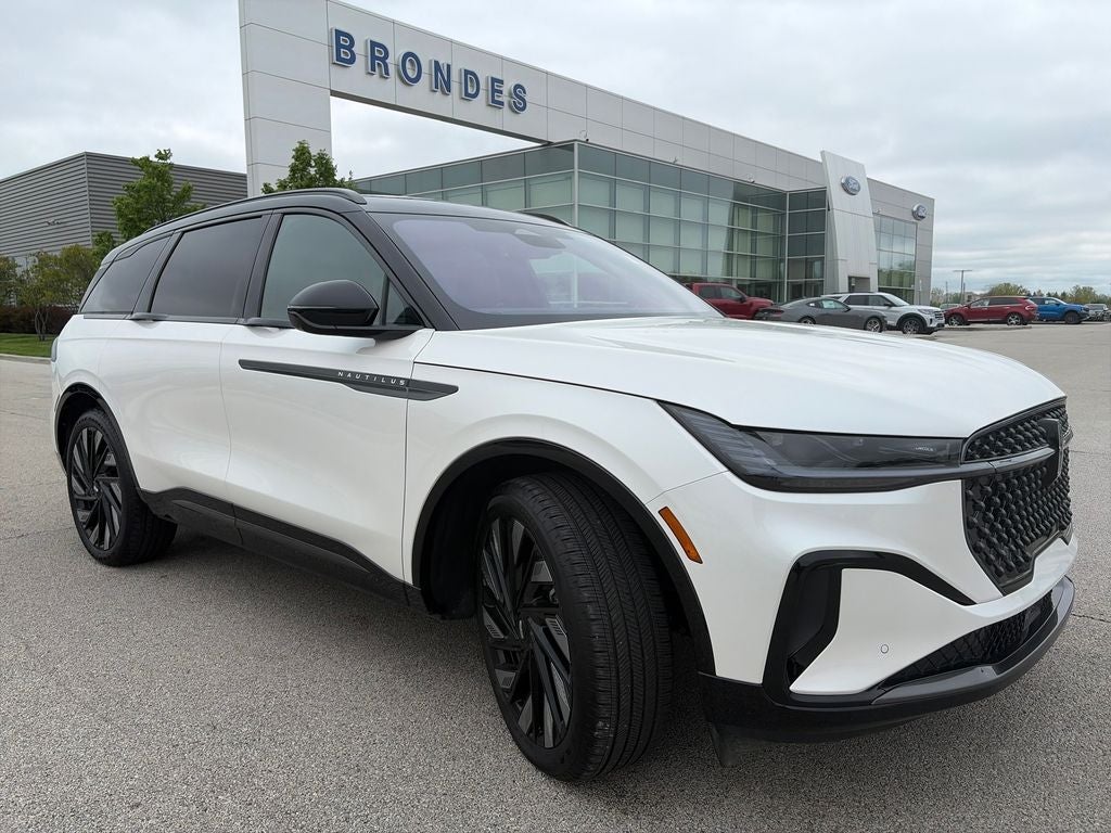 2025 Lincoln Nautilus Reserve AWD's photo