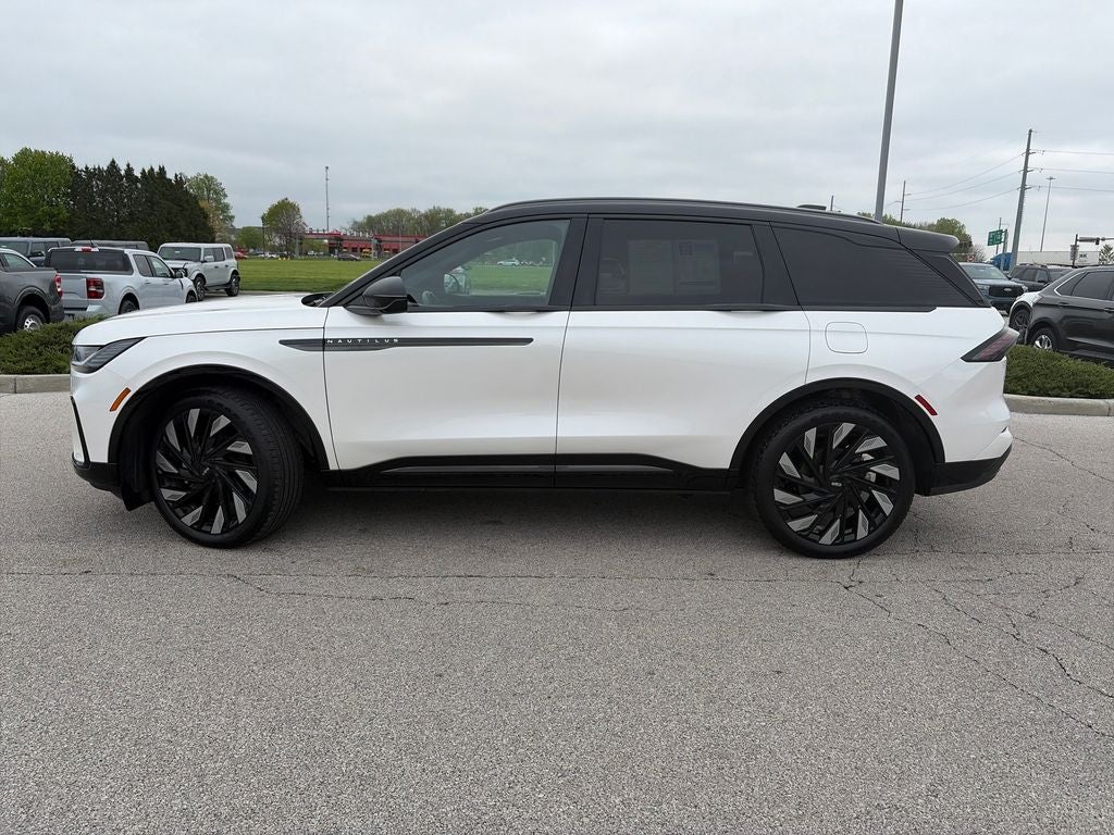 2025 Lincoln Nautilus Reserve