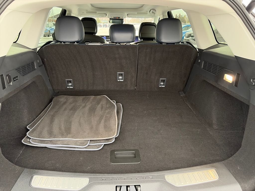 2025 Lincoln Nautilus Reserve