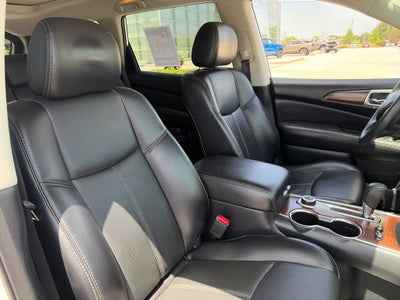 2017 Nissan Pathfinder Platinum 1 owner