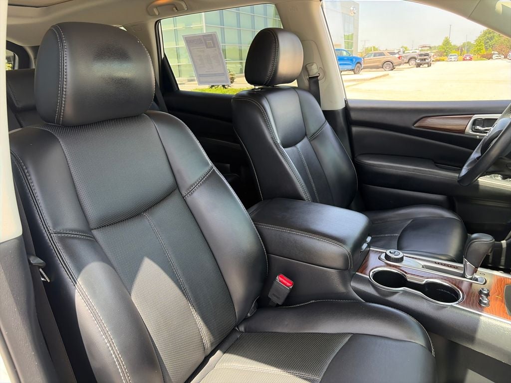 2017 Nissan Pathfinder Platinum 1 owner