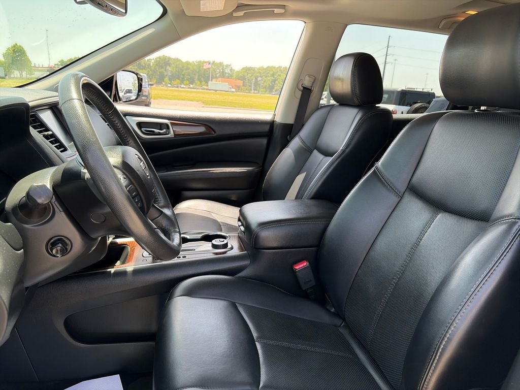 2017 Nissan Pathfinder Platinum 1 owner