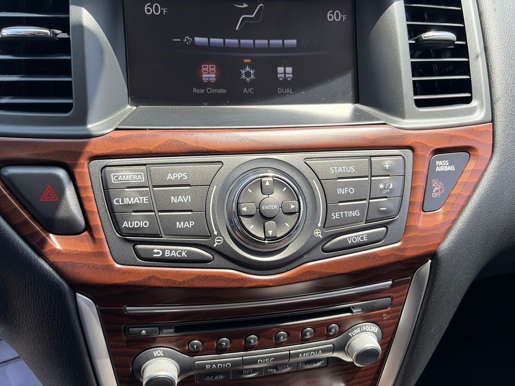 2017 Nissan Pathfinder Platinum 1 owner