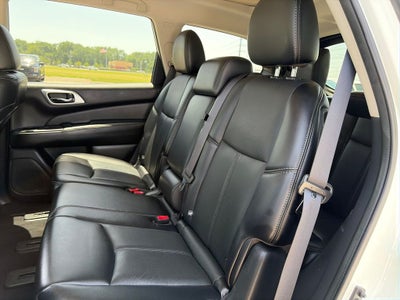 2017 Nissan Pathfinder Platinum 1 owner