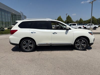 2017 Nissan Pathfinder Platinum 1 owner