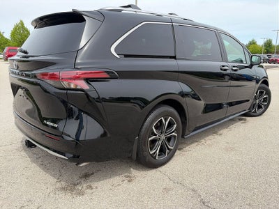 2025 Toyota Sienna Platinum 7 Passenger