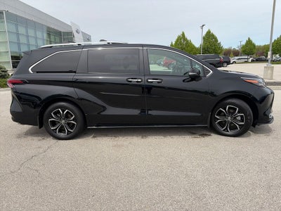2025 Toyota Sienna Platinum 7 Passenger