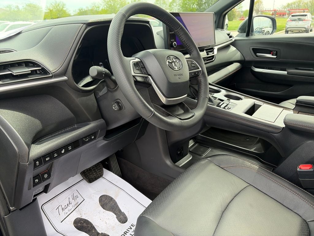 2025 Toyota Sienna Platinum 7 Passenger