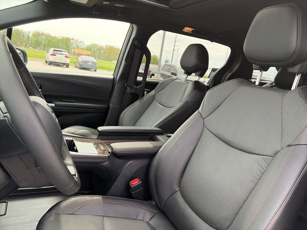 2025 Toyota Sienna Platinum 7 Passenger