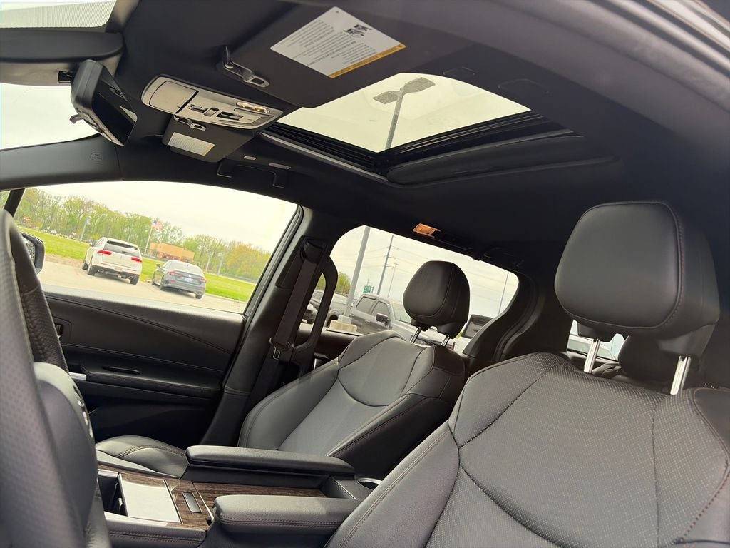 2025 Toyota Sienna Platinum 7 Passenger