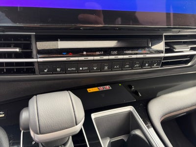 2025 Toyota Sienna Platinum 7 Passenger