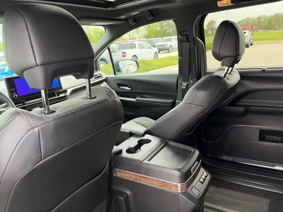2025 Toyota Sienna Platinum 7 Passenger