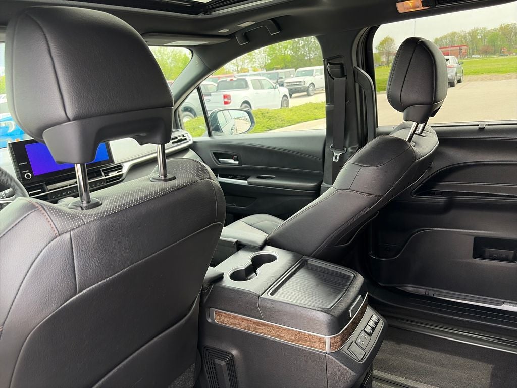 2025 Toyota Sienna Platinum 7 Passenger