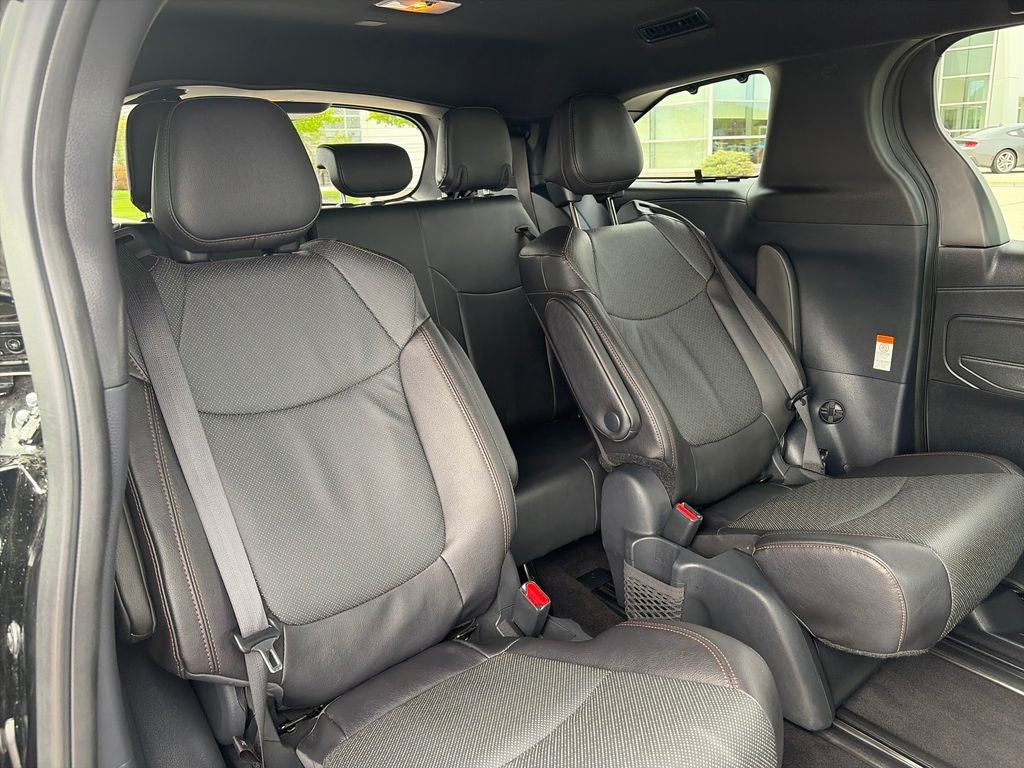 2025 Toyota Sienna Platinum 7 Passenger