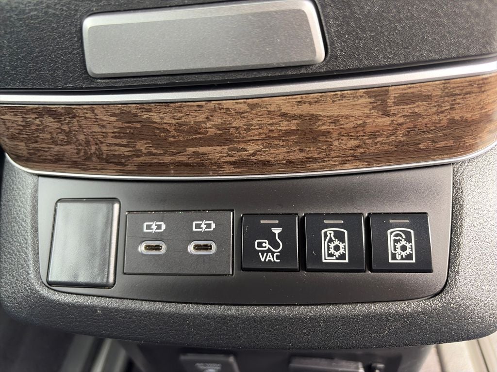 2025 Toyota Sienna Platinum 7 Passenger