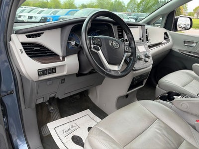2015 Toyota Sienna XLE 8 Passenger