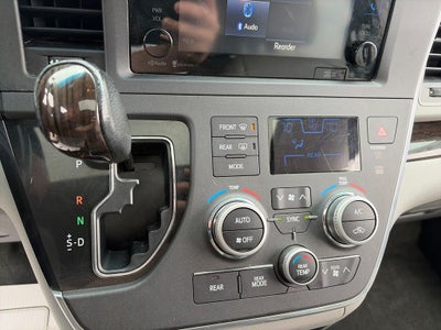 2015 Toyota Sienna XLE 8 Passenger
