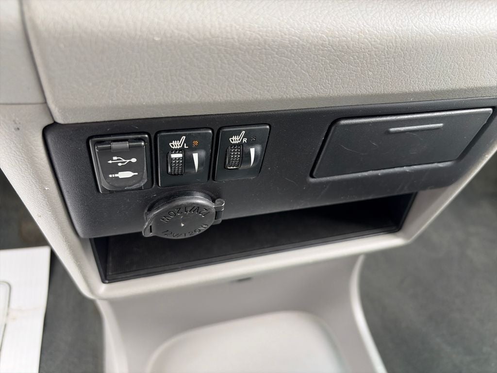 2015 Toyota Sienna XLE 8 Passenger