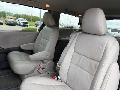 2015 Toyota Sienna XLE 8 Passenger