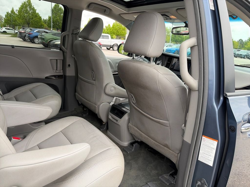 2015 Toyota Sienna XLE 8 Passenger