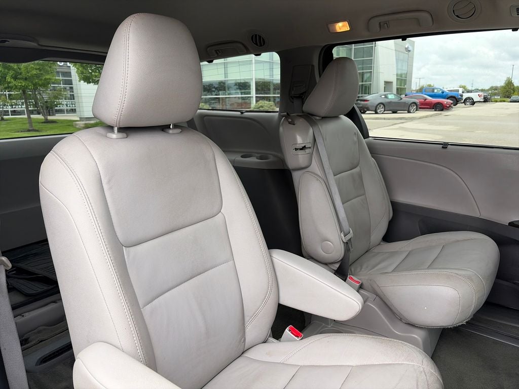 2015 Toyota Sienna XLE 8 Passenger
