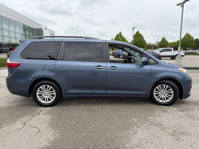 2015 Toyota Sienna XLE 8 Passenger