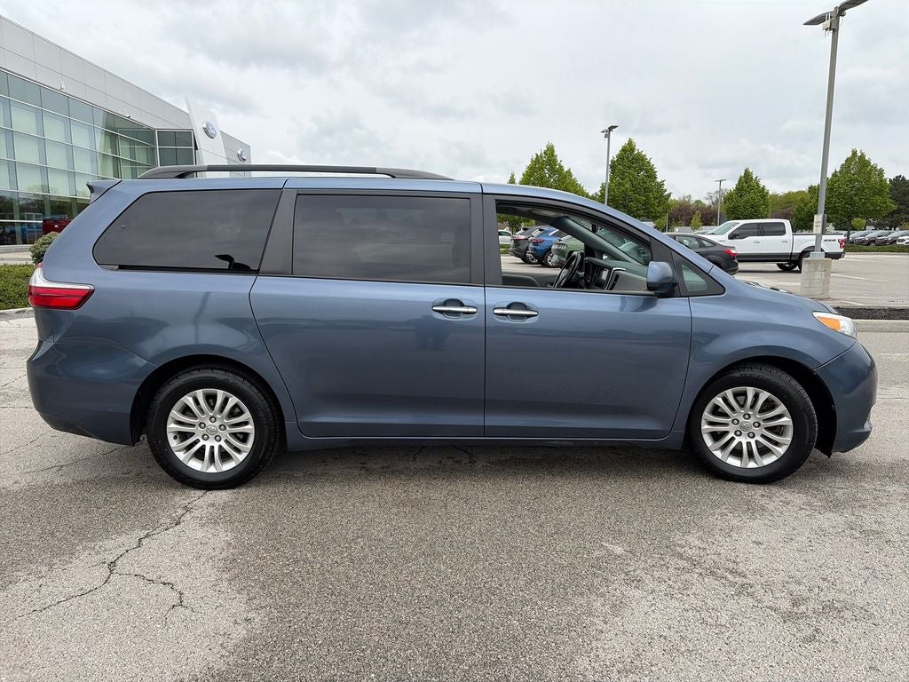 2015 Toyota Sienna XLE 8 Passenger