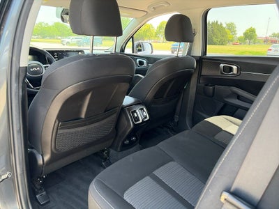 2022 Kia Sorento LX