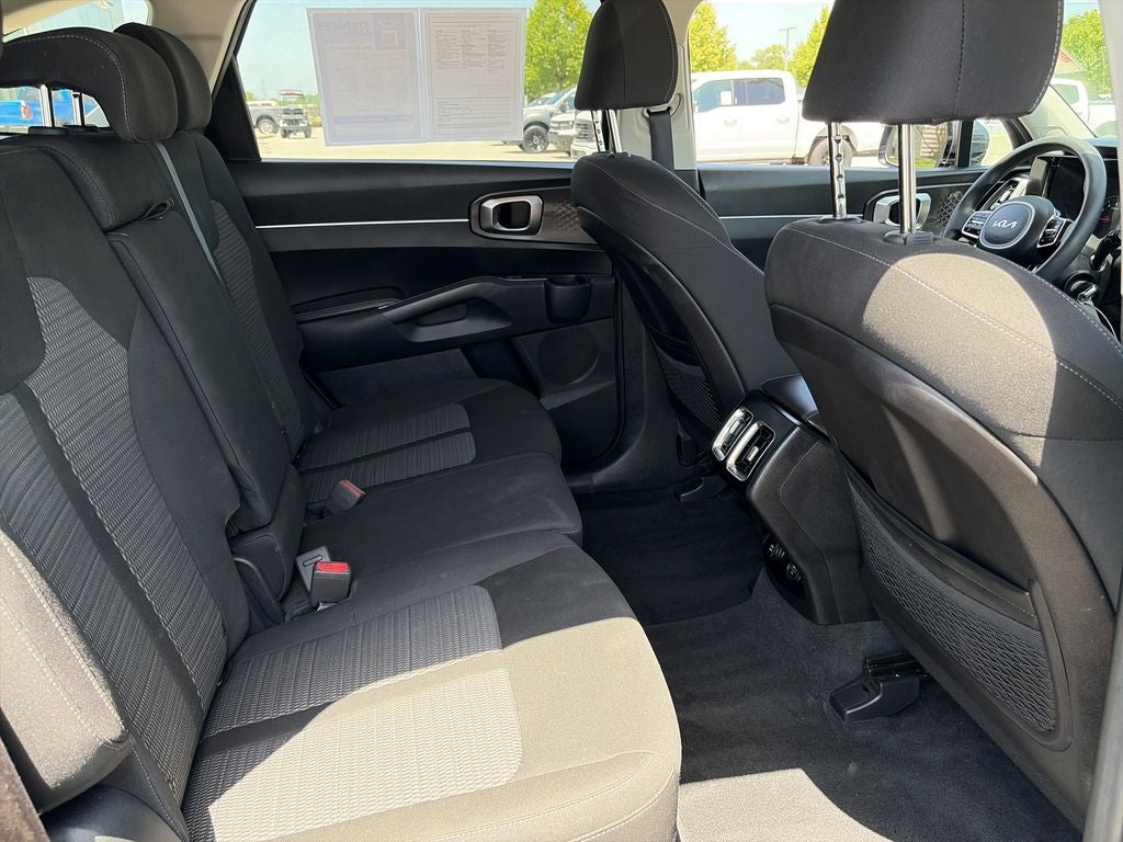 2022 Kia Sorento LX