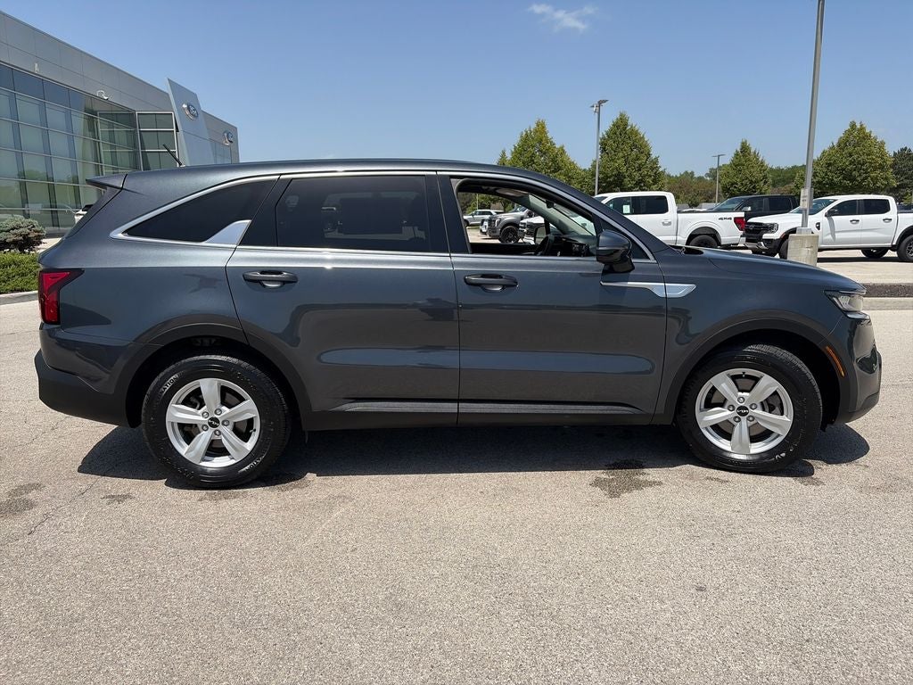 2022 Kia Sorento LX