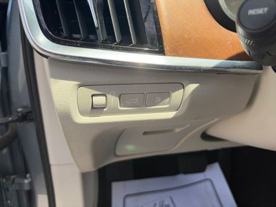 2019 Volvo S90 Hybrid T8 Inscription
